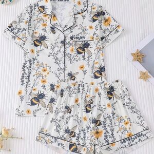 Short-Sleeve Bee & Floral Pajama Set in White and Yellow